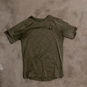 Men’s Under Armor Tee-Shirt, Small, Green, good condition